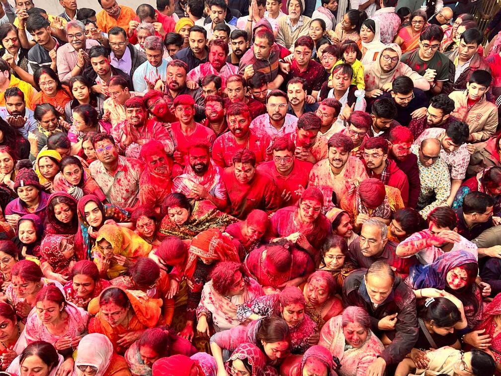 श्रीनाथजी मंदिर में पाट उत्सव के दौरान भक्तों का सैलाब । फोटो - अमर उजाला
