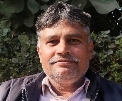 28 सेक्टर एक में टूटी सड़क । स्रोत सेक्टरवासी 28 सेक्टर एक में टूटी सड़क । स्रोत सेक्टरवासी
