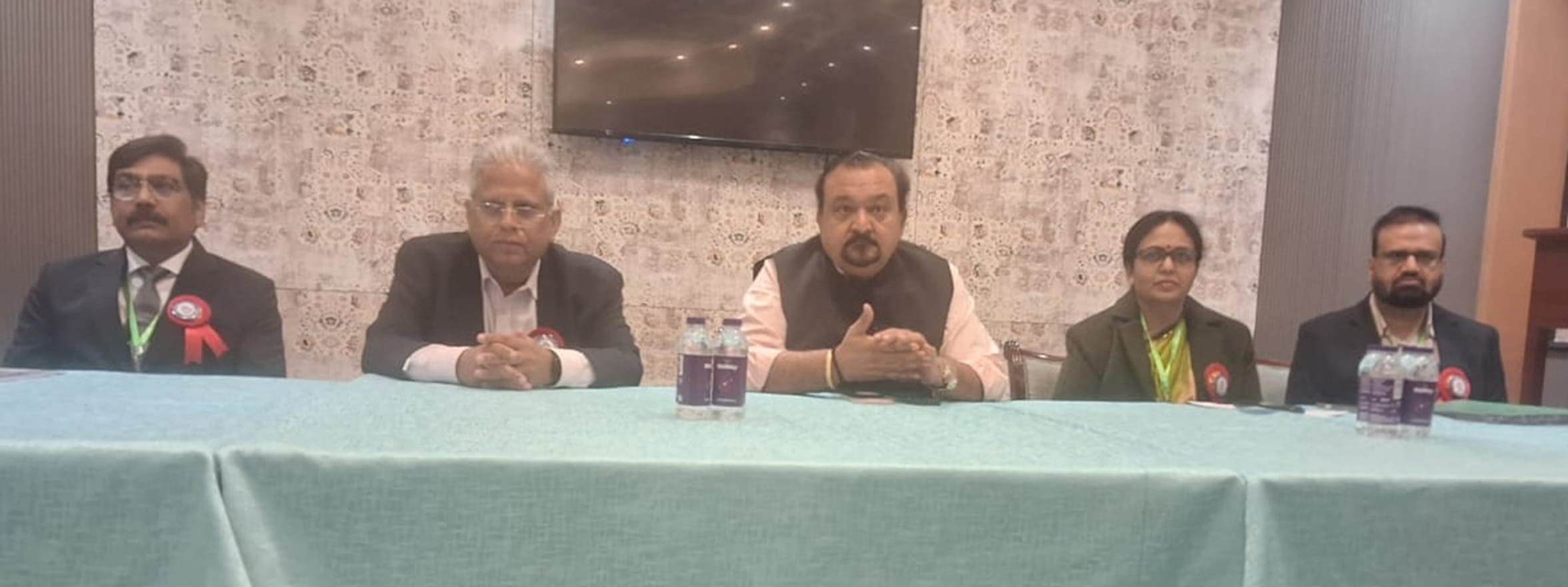 आईएमए की नई प्रदेश अध्यक्ष डॉ. सुनीला सोनी का स्वागत करते पदाधिकारी। संवाद