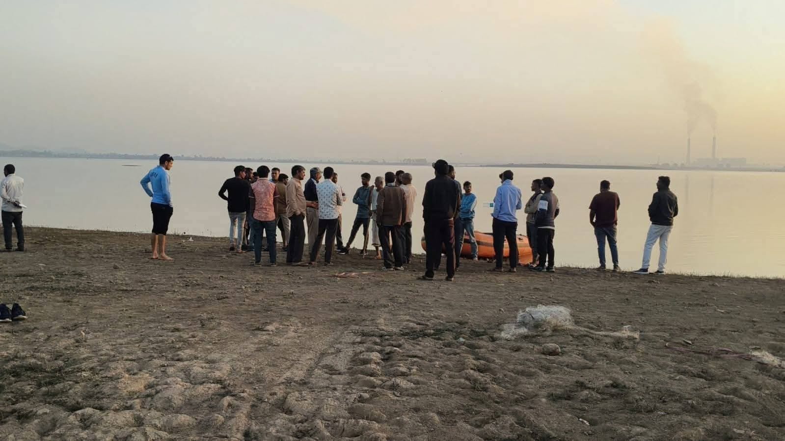 जलाशय में डूबा युवक