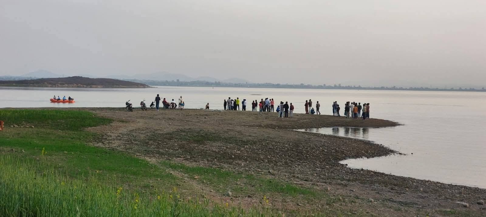 जलाशय में डूबा युवक