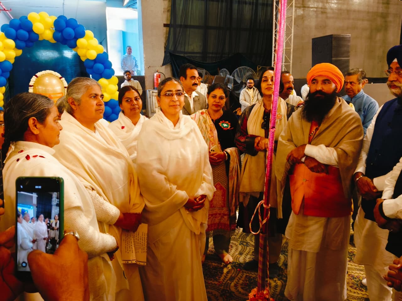 छावनी स्थित इंडियन रोलर लॉन में महाशिवरात्रि के उपलक्ष्य में आयोजित कार्यक्रम में ब्रह्माकुमार छावनी स्थित इंडियन रोलर लॉन में महाशिवरात्रि के उपलक्ष्य में आयोजित कार्यक्रम में ब्रह्माकुमार