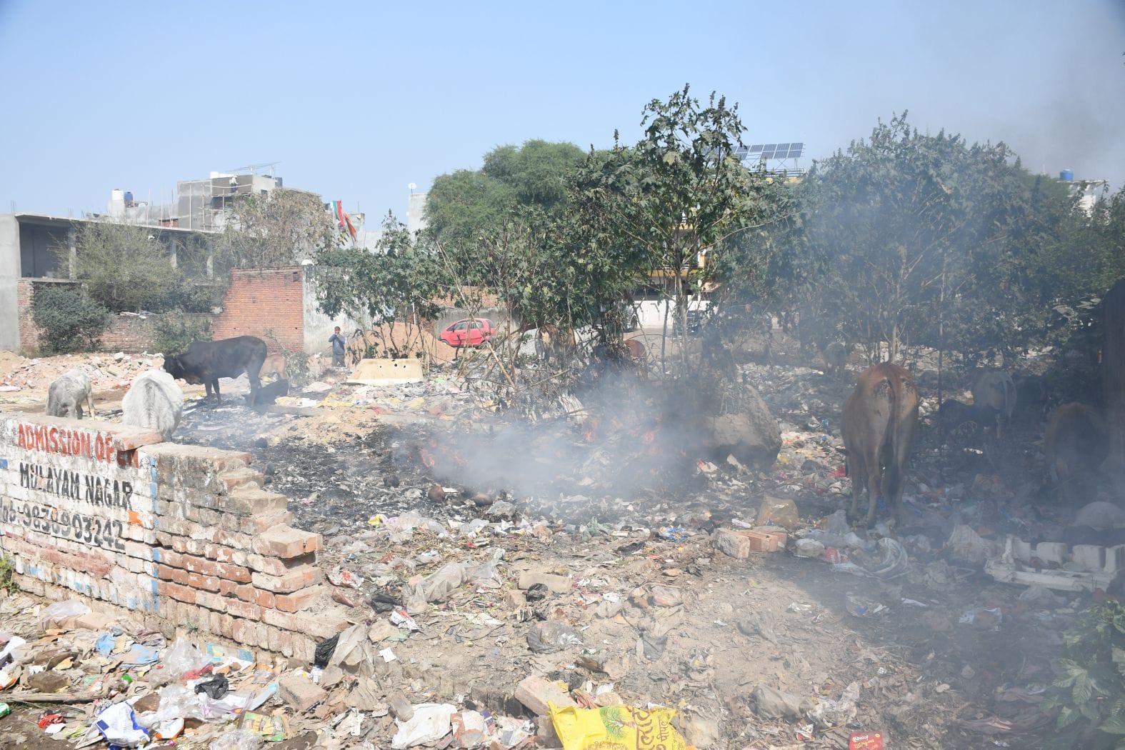 एलडीए ने गिराया अवैध निर्माण।