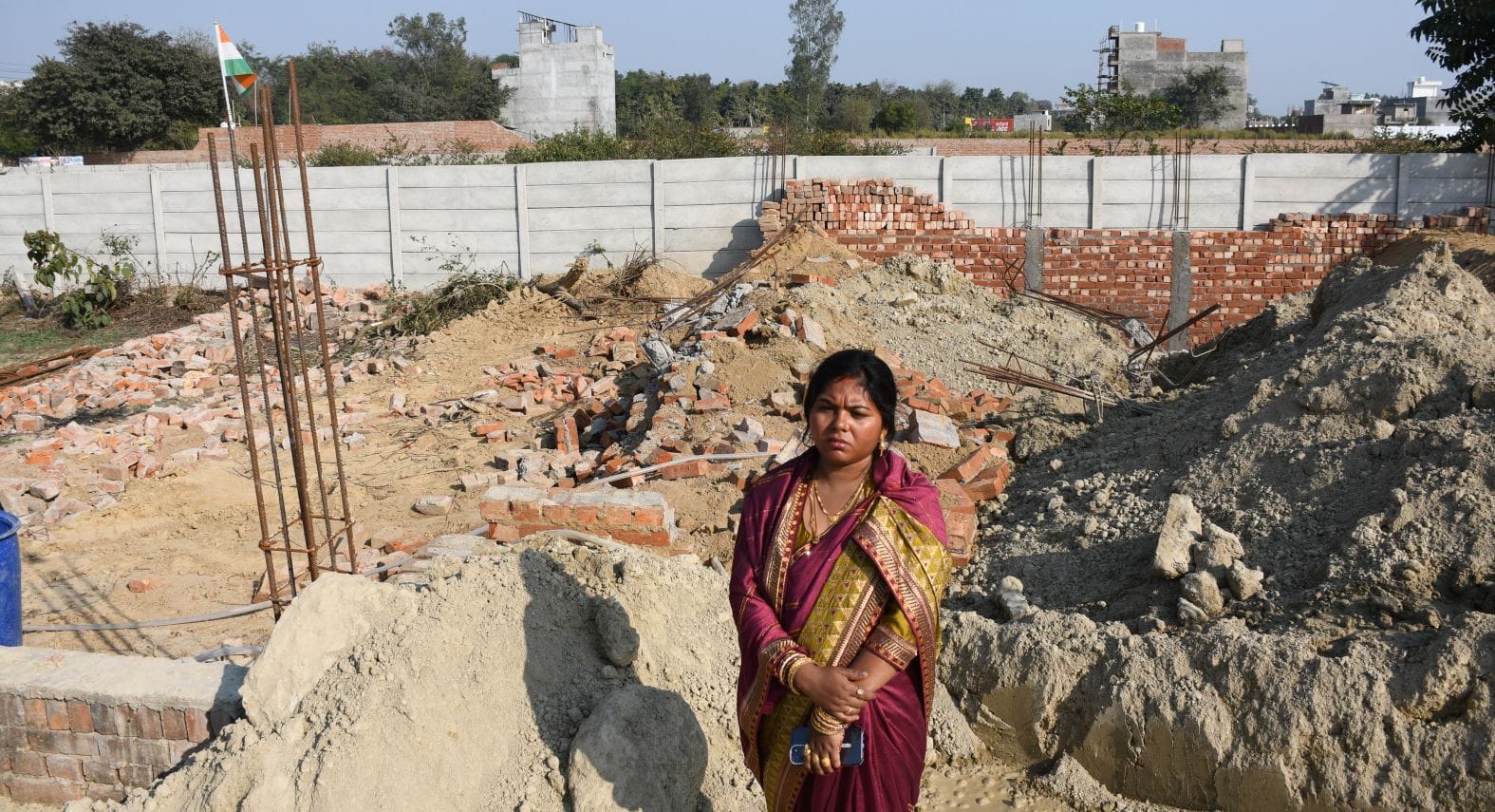 एलडीए ने गिराया अवैध निर्माण।