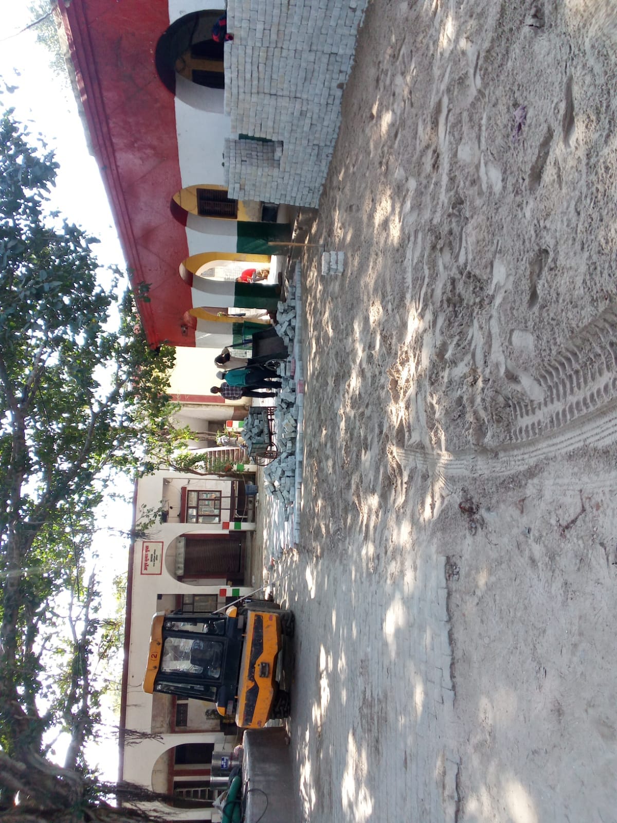फोटो-10- गोविंदनगर में ऊबड़खाबड़ रास्ता। संवाद फोटो-10- गोविंदनगर में ऊबड़खाबड़ रास्ता। संवाद