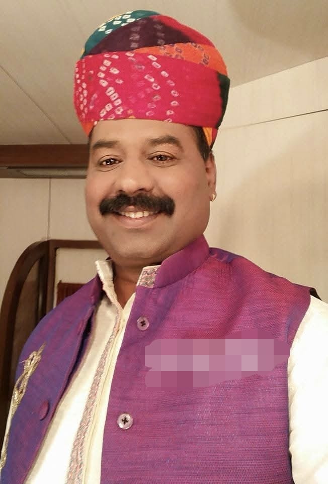 घटना के बाद क्षतिग्रस वाहन,मृतक केसरदेव(फाइल फोटो)