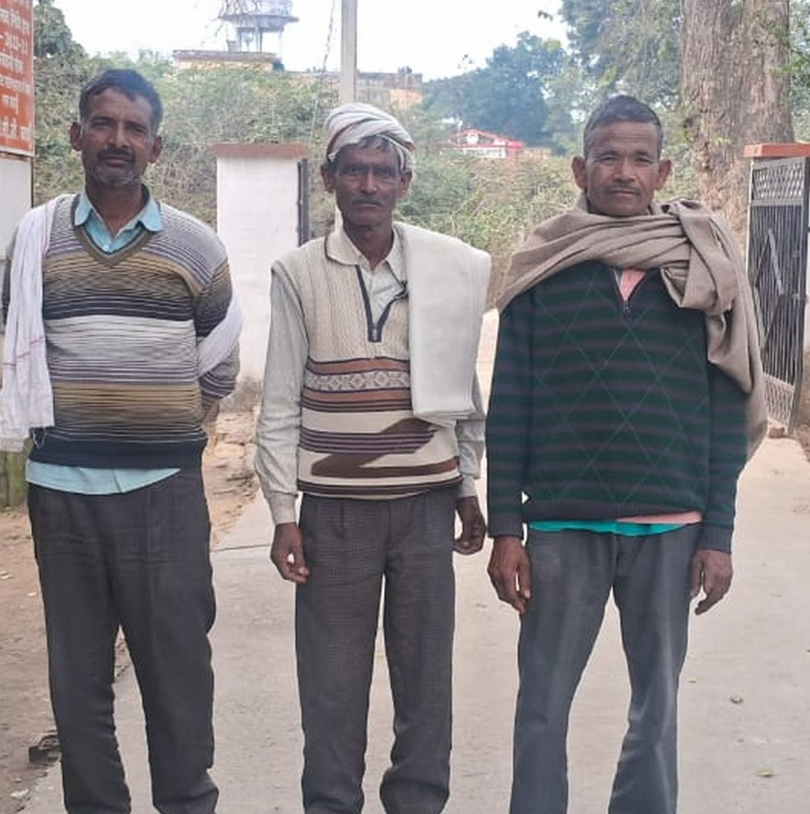 घटना के बाद मौके पर लगी भीड़। संवाद घटना के बाद मौके पर लगी भीड़। संवाद