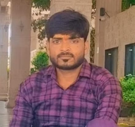 घटना स्थल पर लोगाें से बात करती पुलिस। सवांद घटना स्थल पर लोगाें से बात करती पुलिस। सवांद