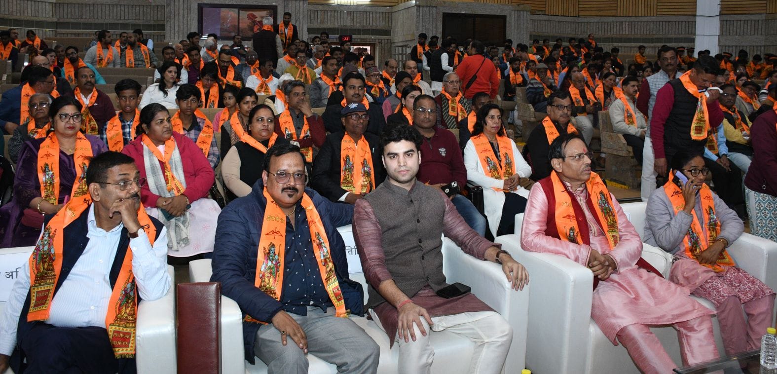 संगीत साधकों के सुरों के साथ बैंड ने भरा जोश