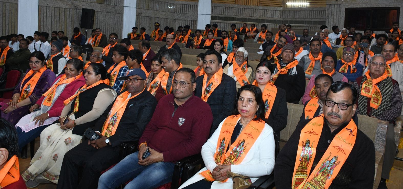 संगीत साधकों के सुरों के साथ बैंड ने भरा जोश