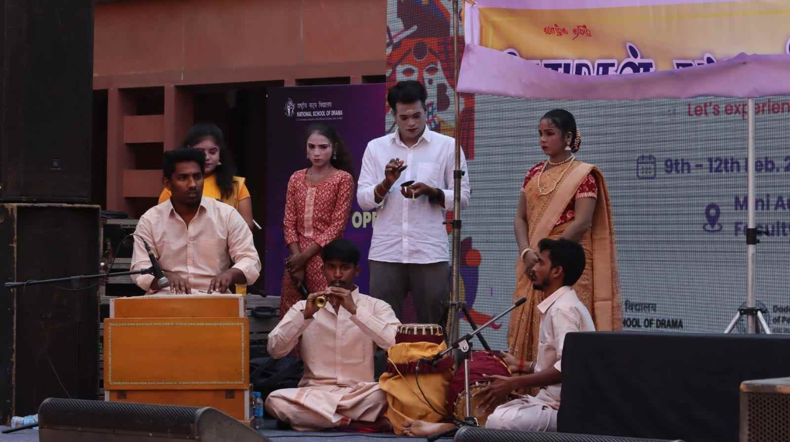 36 सुपवा में संवाद सत्र करते अभिनेता यशपाल शर्मा, जतिन जतिन सरना। संवाद