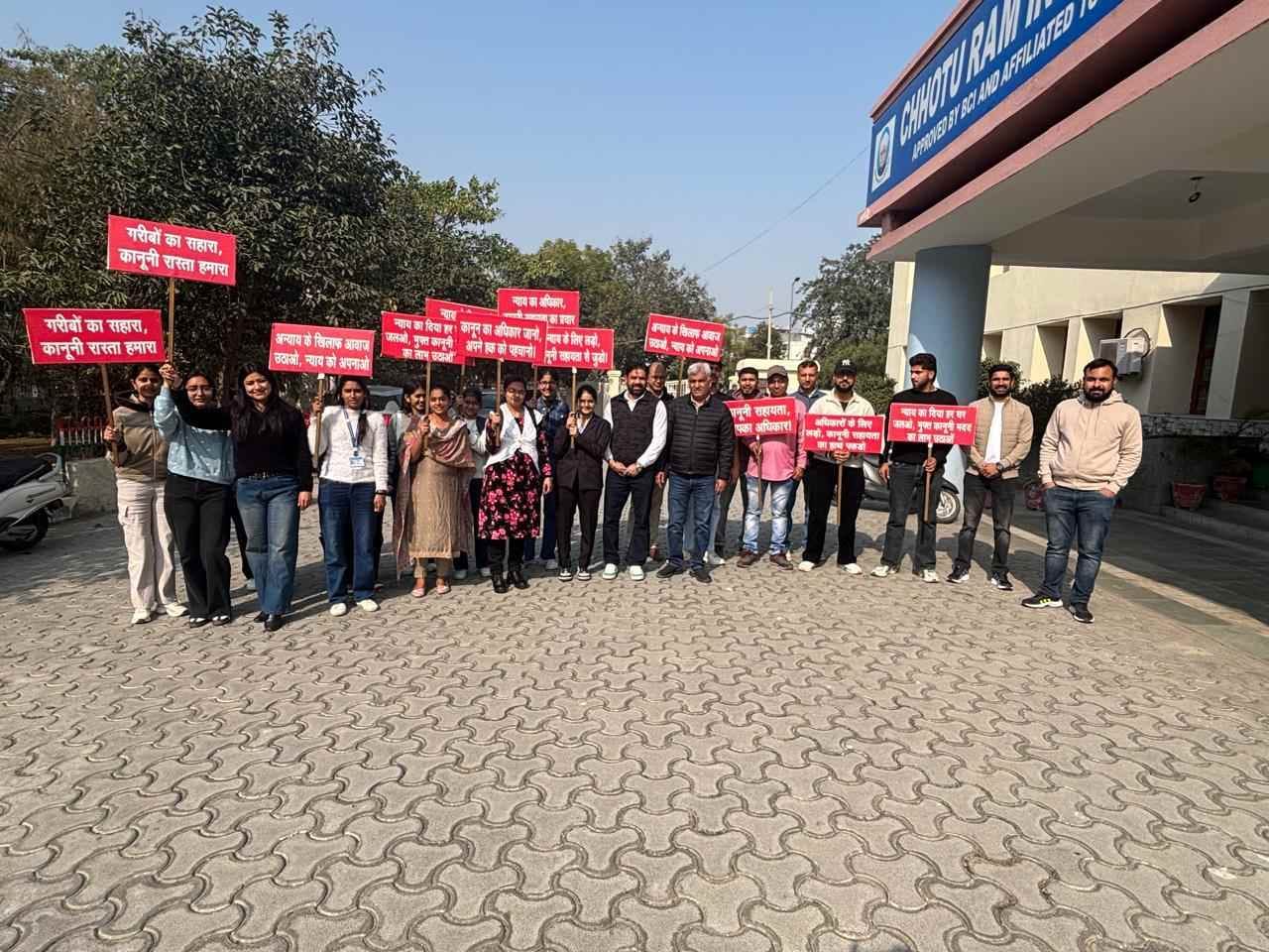 38-मायना गांव में छोटूराम विधि संस्थान के छात्राओं ने जागरूकता रैली निकाली। स्रोत: काॅलेज 38-मायना गांव में छोटूराम विधि संस्थान के छात्राओं ने जागरूकता रैली निकाली। स्रोत: काॅलेज