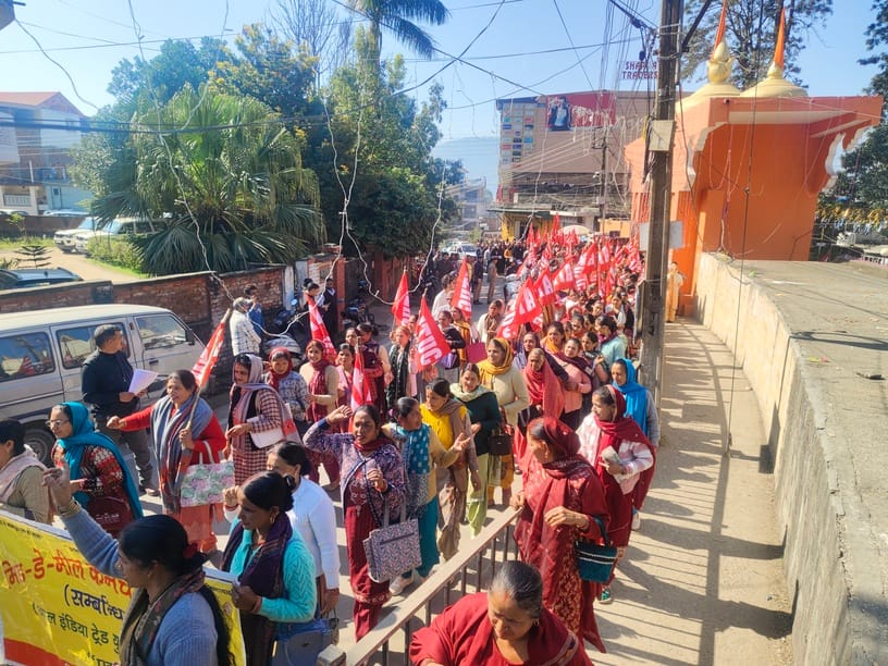 बिलासपुर में रैली निकालते विभिन्न संगठनों के सदस्य। संवाद बिलासपुर में रैली निकालते विभिन्न संगठनों के सदस्य। संवाद