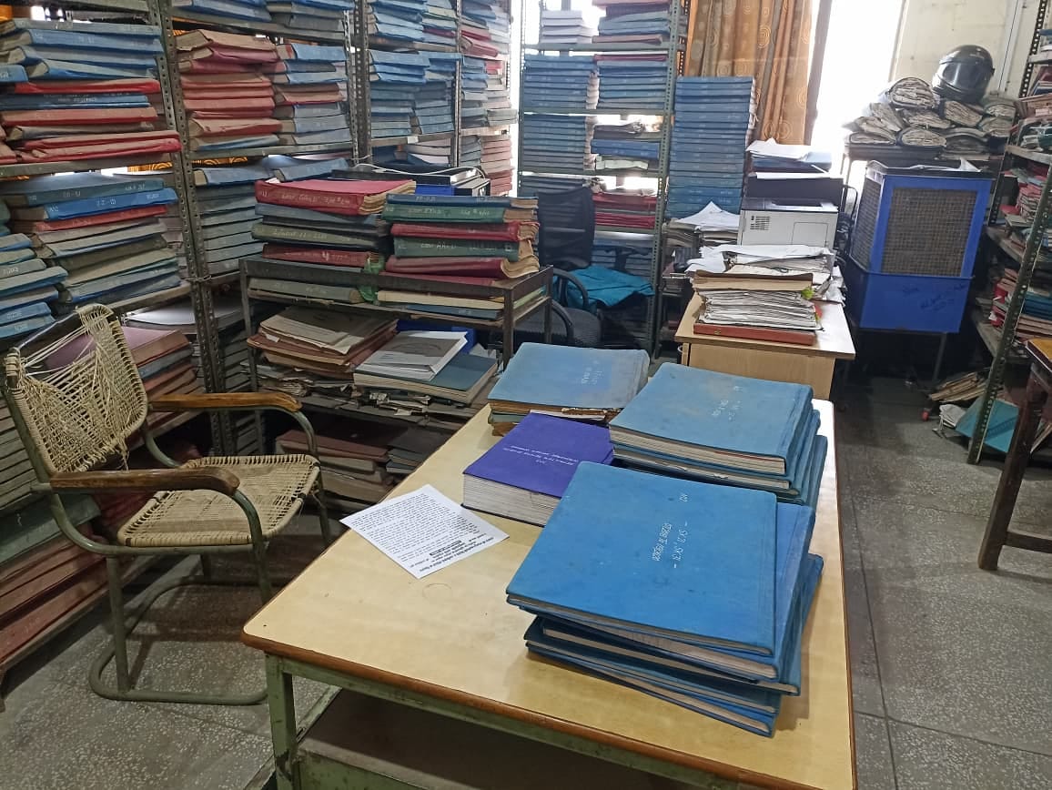फोटो संख्या:64- नगर पालिका महेंद्रगढ़ में हड़ताल पर बैठे सफाई कर्मचारी---संवाद फोटो संख्या:64- नगर पालिका महेंद्रगढ़ में हड़ताल पर बैठे सफाई कर्मचारी---संवाद
