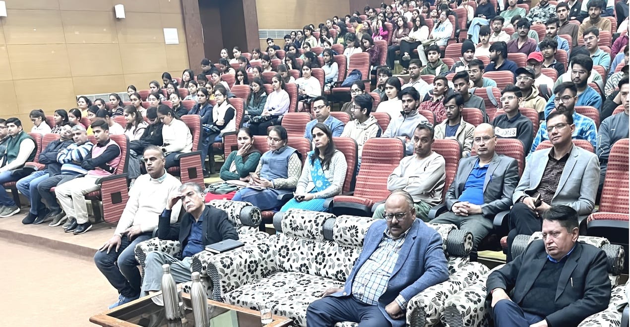 कुरुक्षेत्र। कार्यक्रम में हिस्सा लेते प्रतिभागी। स्वयं कुरुक्षेत्र। कार्यक्रम में हिस्सा लेते प्रतिभागी। स्वयं