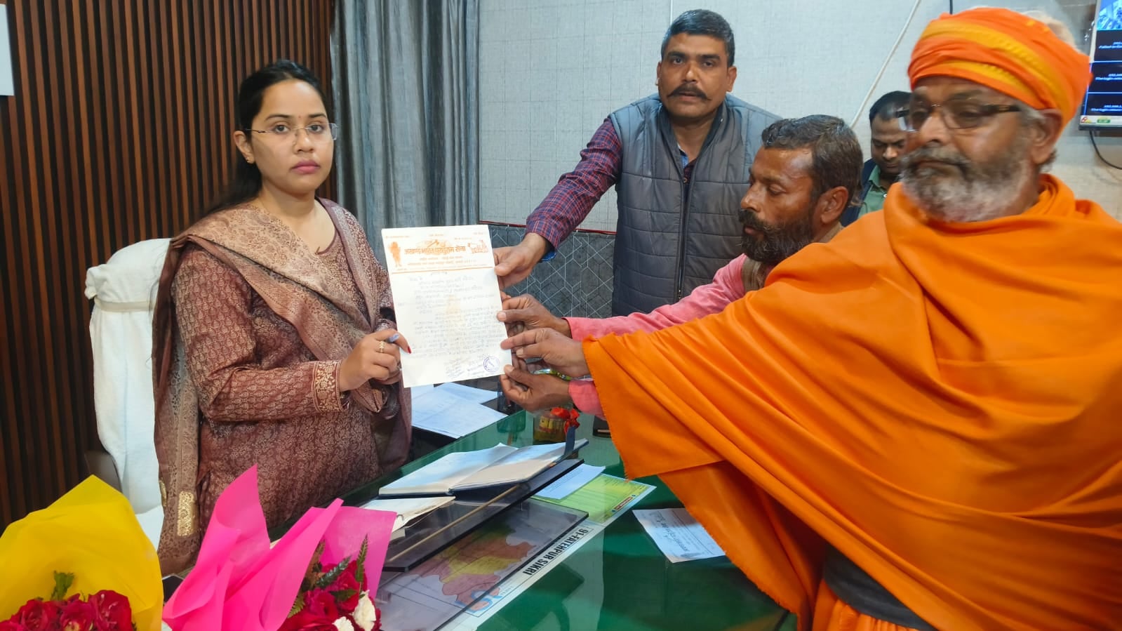 पंडित दीनदयाल उपाध्याय को श्रद्धांजलि देते हुए एवं उप जिलाधिकारी को ज्ञापन सॉफ्टवेयर परशुराम से पंडित दीनदयाल उपाध्याय को श्रद्धांजलि देते हुए एवं उप जिलाधिकारी को ज्ञापन सॉफ्टवेयर परशुराम से