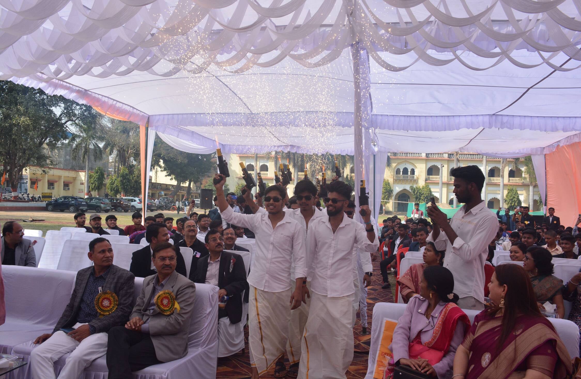 राजकीय जुबिली इंटर कॉलेज में बुधवार को 12वीं के विद्यार्थियों का विदाई समारोह हुआ। 