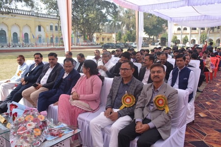राजकीय जुबिली इंटर कॉलेज में बुधवार को 12वीं के विद्यार्थियों का विदाई समारोह हुआ। 