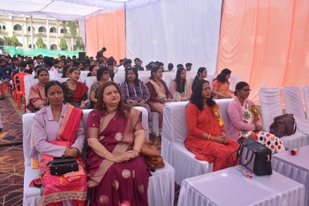 राजकीय जुबिली इंटर कॉलेज में बुधवार को 12वीं के विद्यार्थियों का विदाई समारोह हुआ। 