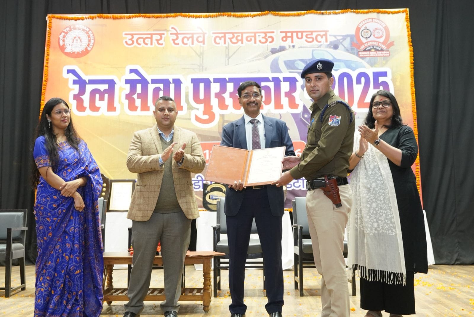 उत्कृष्ट कार्यों के लिए उत्तर रेलवे लखनऊ मंडल के 66 रेलकर्मी अलंकृत उत्कृष्ट कार्यों के लिए उत्तर रेलवे लखनऊ मंडल के 66 रेलकर्मी अलंकृत