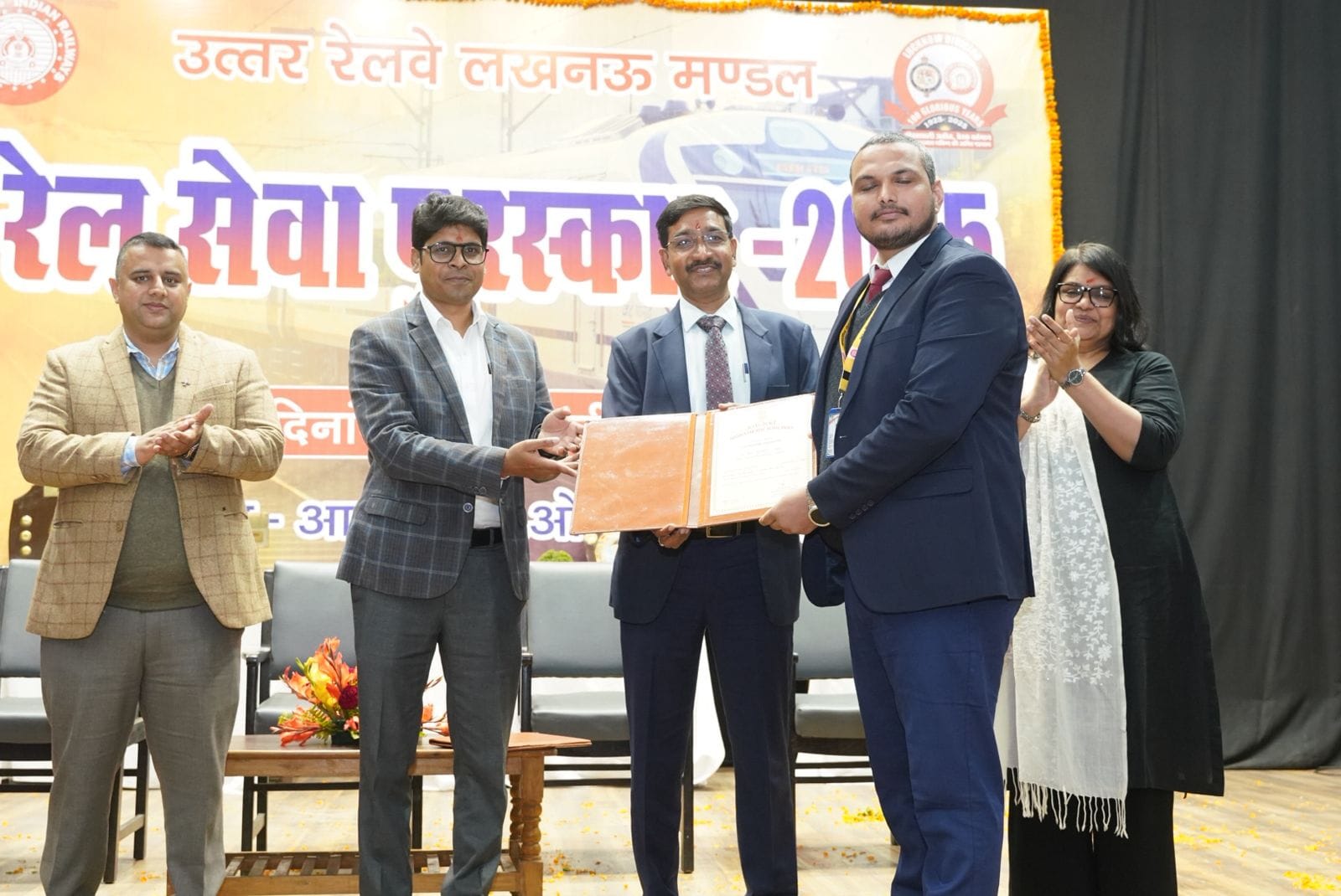 उत्कृष्ट कार्यों के लिए उत्तर रेलवे लखनऊ मंडल के 66 रेलकर्मी अलंकृत उत्कृष्ट कार्यों के लिए उत्तर रेलवे लखनऊ मंडल के 66 रेलकर्मी अलंकृत