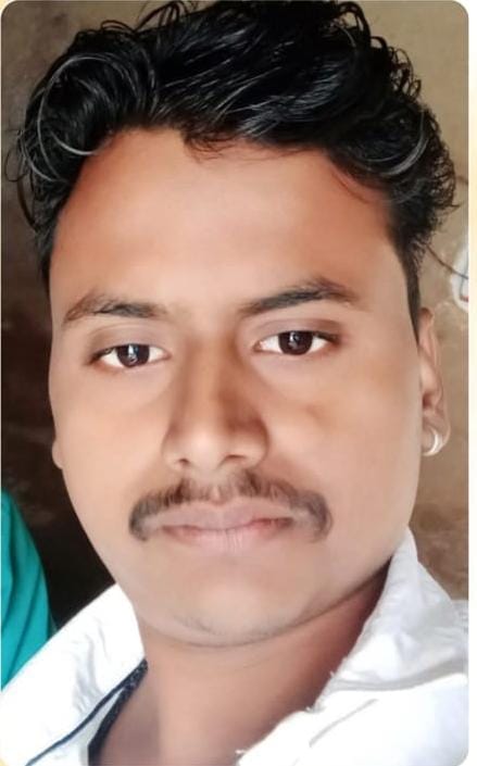 फोटो-10 दुकानों पर भूख मिटाने पहुंचे जाम में फंसे यात्री। संवाद फोटो-10 दुकानों पर भूख मिटाने पहुंचे जाम में फंसे यात्री। संवाद