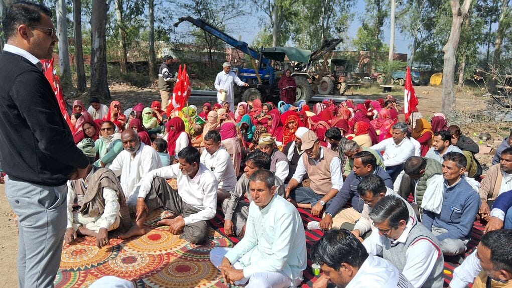 फोटो 14: राष्ट्रव्यापी हड़ताल के दौरान सोनीपत शहर में जुलूस निकालते विभिन्न विभागों के कर्मचार फोटो 14: राष्ट्रव्यापी हड़ताल के दौरान सोनीपत शहर में जुलूस निकालते विभिन्न विभागों के कर्मचार