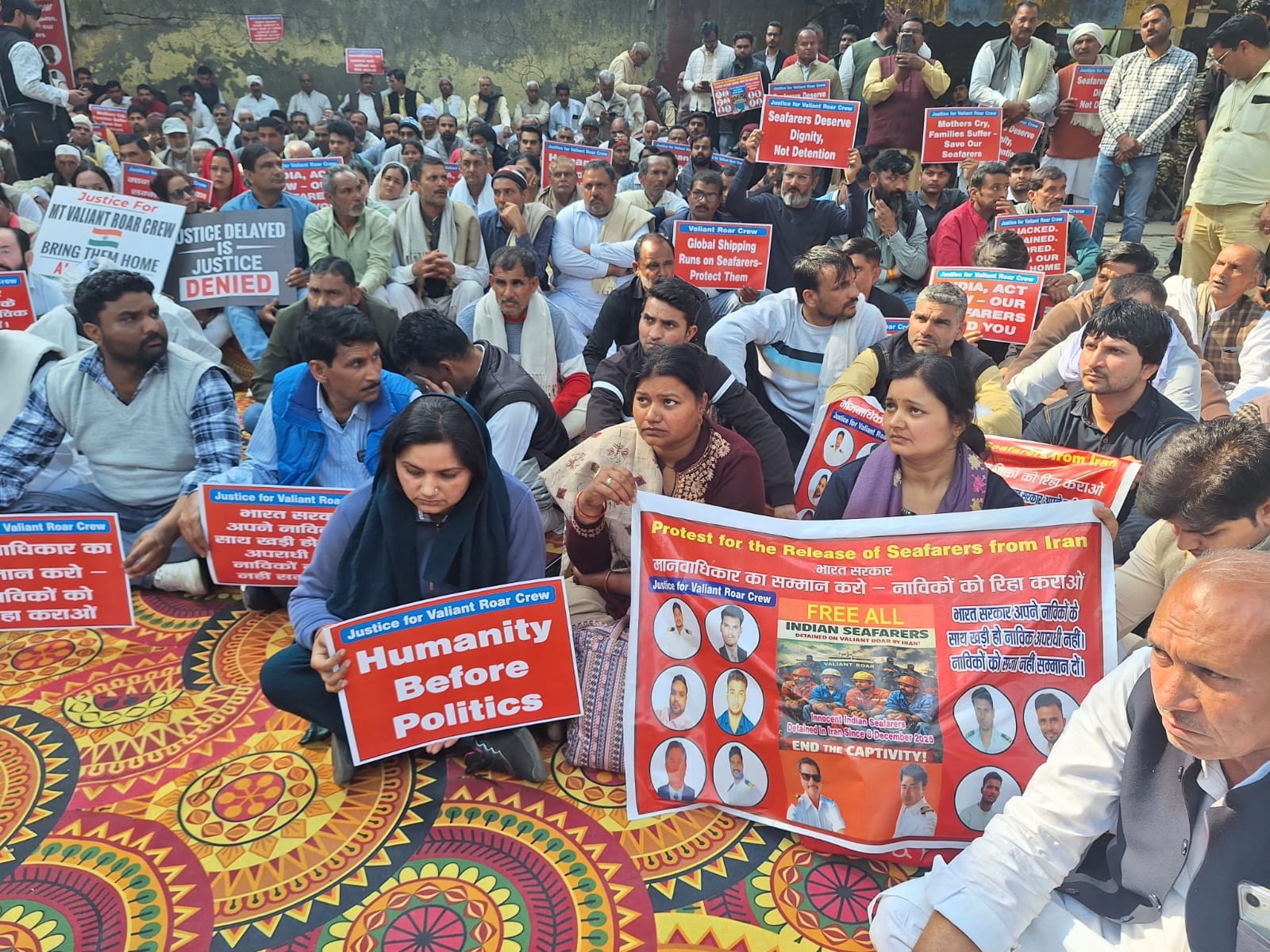 गांव भैंसवाल निवासी मर्चेंट नेवी के कैप्टन विजय कुमार।