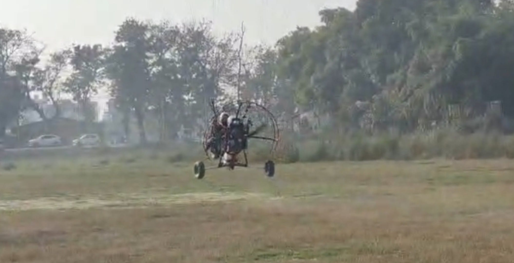 हिरण्यवती नदी के बुद्धा घाट पर नाव से लुत्फ उठाते पर्यटक,स्रोत सोशल मीडिया