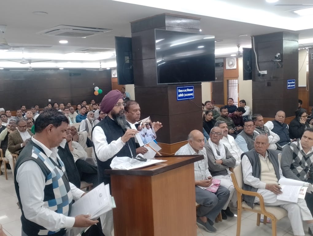जिला कष्ट निवारण की बैठक में मौजूद मंत्री कृष्ण बेदी व अन्य अधिकारी। संवाद जिला कष्ट निवारण की बैठक में मौजूद मंत्री कृष्ण बेदी व अन्य अधिकारी। संवाद