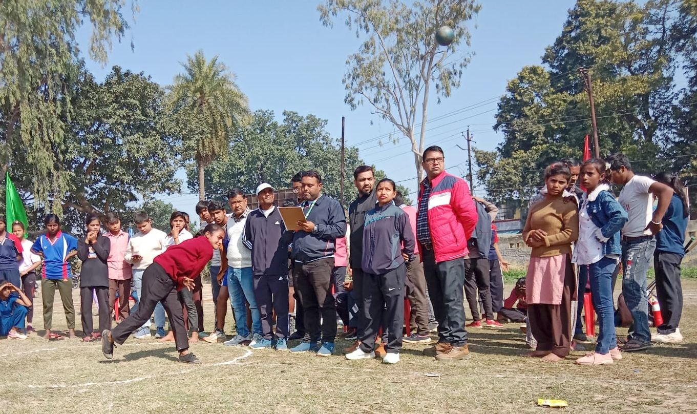 कबड्डी खेलते खिलाड़ी। संवाद