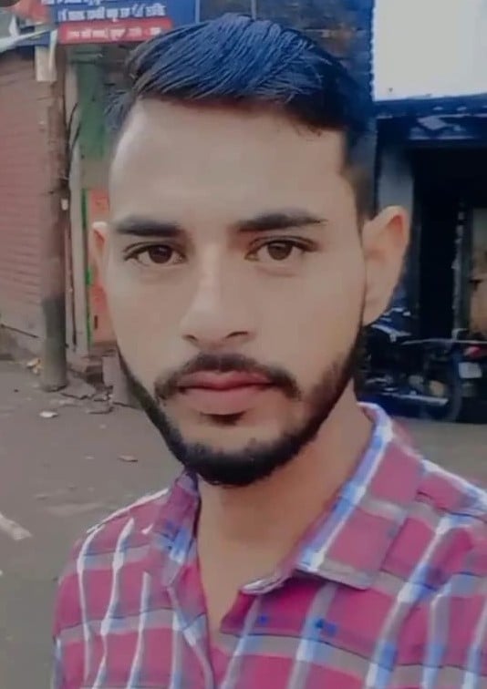 तिलहर में बृहस्पतिवार को हुए हादसे में क्षतिग्रस्त डीसीएम। संवाद तिलहर में बृहस्पतिवार को हुए हादसे में क्षतिग्रस्त डीसीएम। संवाद
