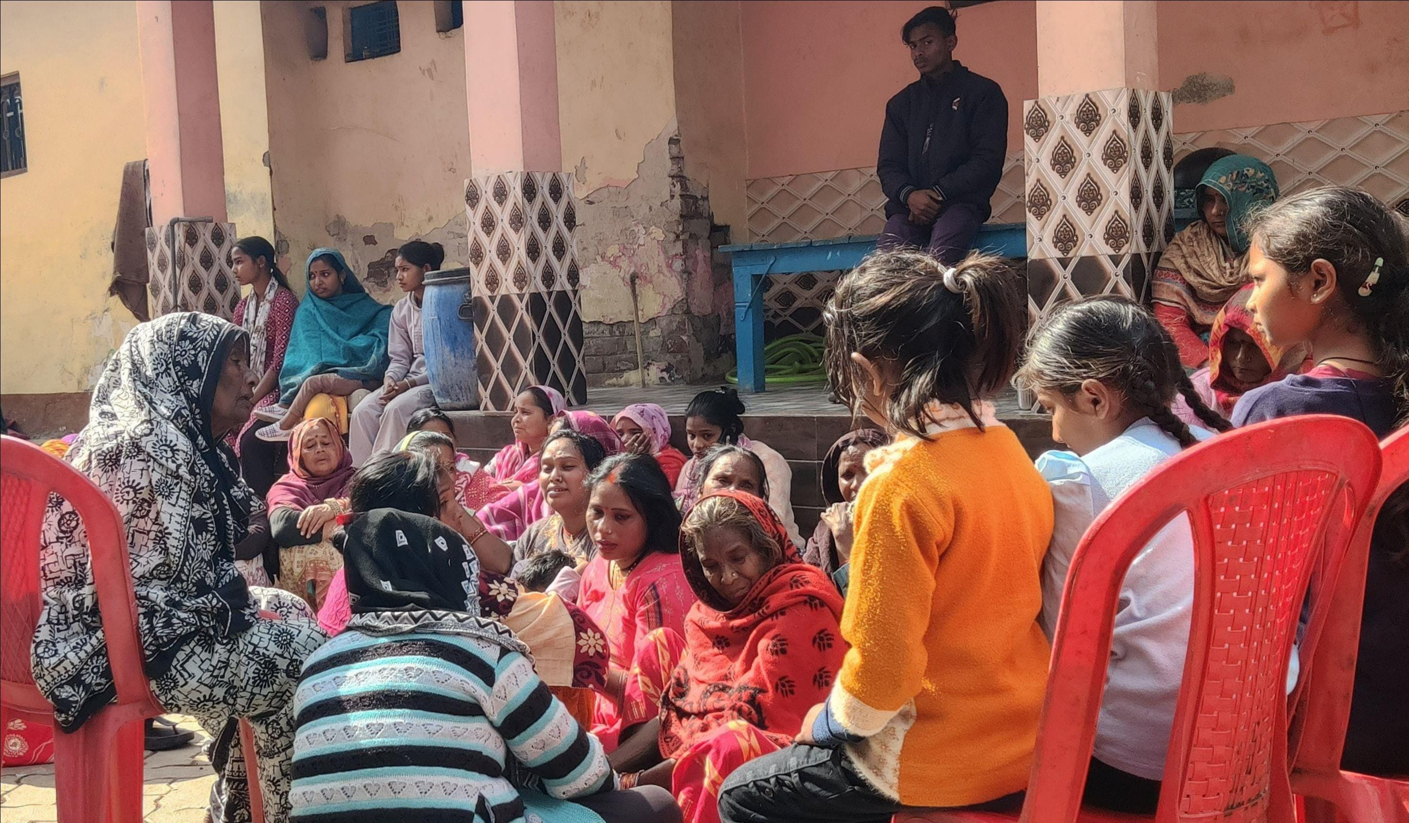 फोटो-10-खंती में पड़ी क्षतिग्रस्त बाइक। संवाद। फोटो-10-खंती में पड़ी क्षतिग्रस्त बाइक। संवाद।
