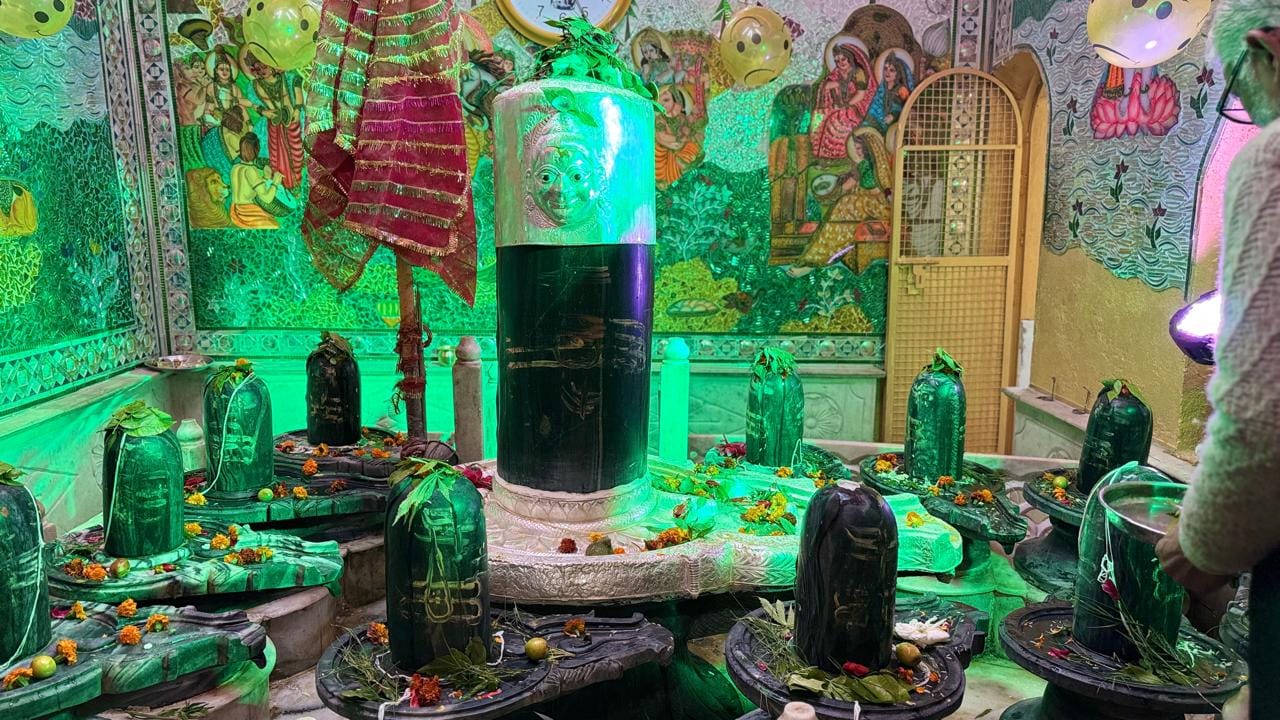 महाशिवरात्रि के लिए सजाया गया शिव मंदिर पन्याला। संवाद महाशिवरात्रि के लिए सजाया गया शिव मंदिर पन्याला। संवाद