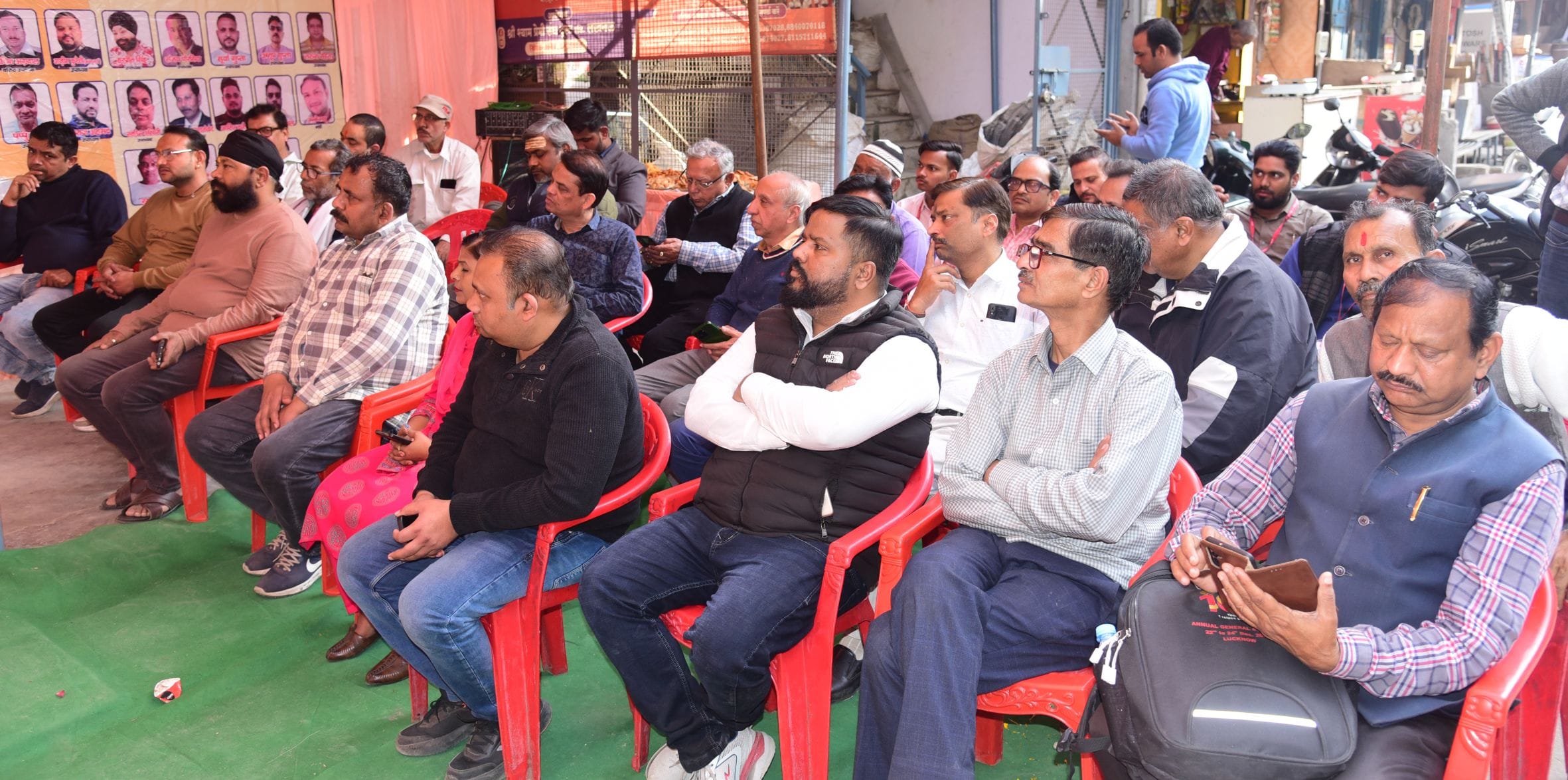 परंपरागत बाजारों में ग्राहकों की वापसी का रोडमैप बताया