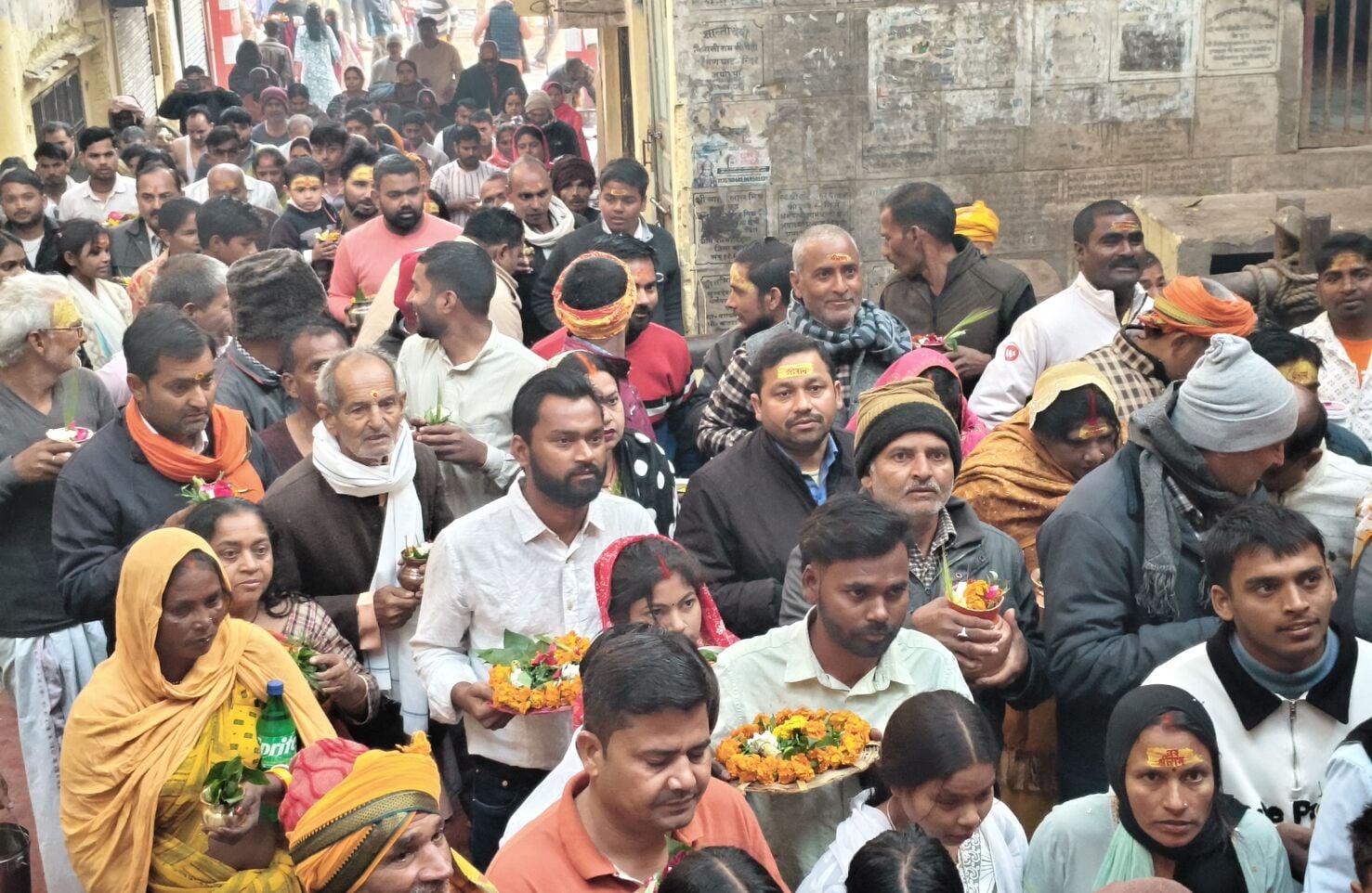 08- अंगद टीला परिसर में पार्थिव शिवलिंग पूजन करते विहिप के केंद्रीय मंत्री राजेंद्र सिंह - सं 08- अंगद टीला परिसर में पार्थिव शिवलिंग पूजन करते विहिप के केंद्रीय मंत्री राजेंद्र सिंह - सं