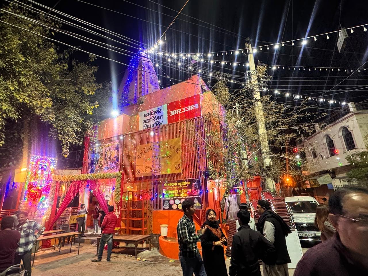 36-नर्मदेश्वर मंदिर में शिवरात्रि के लिए किया गया बाबा भोले भंडारी का मनोहारी शृंगार। मंदिर 36-नर्मदेश्वर मंदिर में शिवरात्रि के लिए किया गया बाबा भोले भंडारी का मनोहारी शृंगार। मंदिर