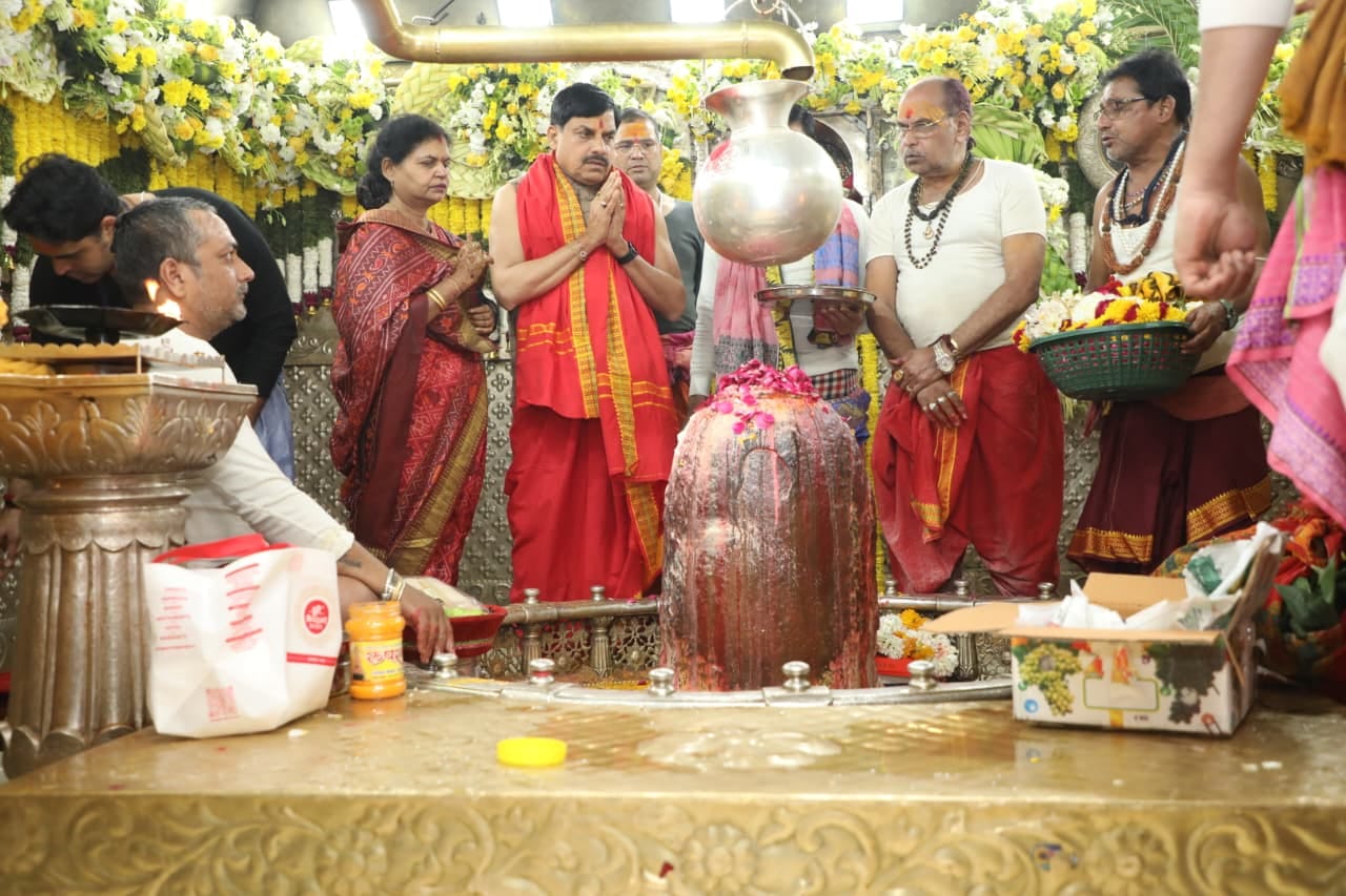 मुख्यमंत्री ने किए बाबा महाकाल के दर्शन