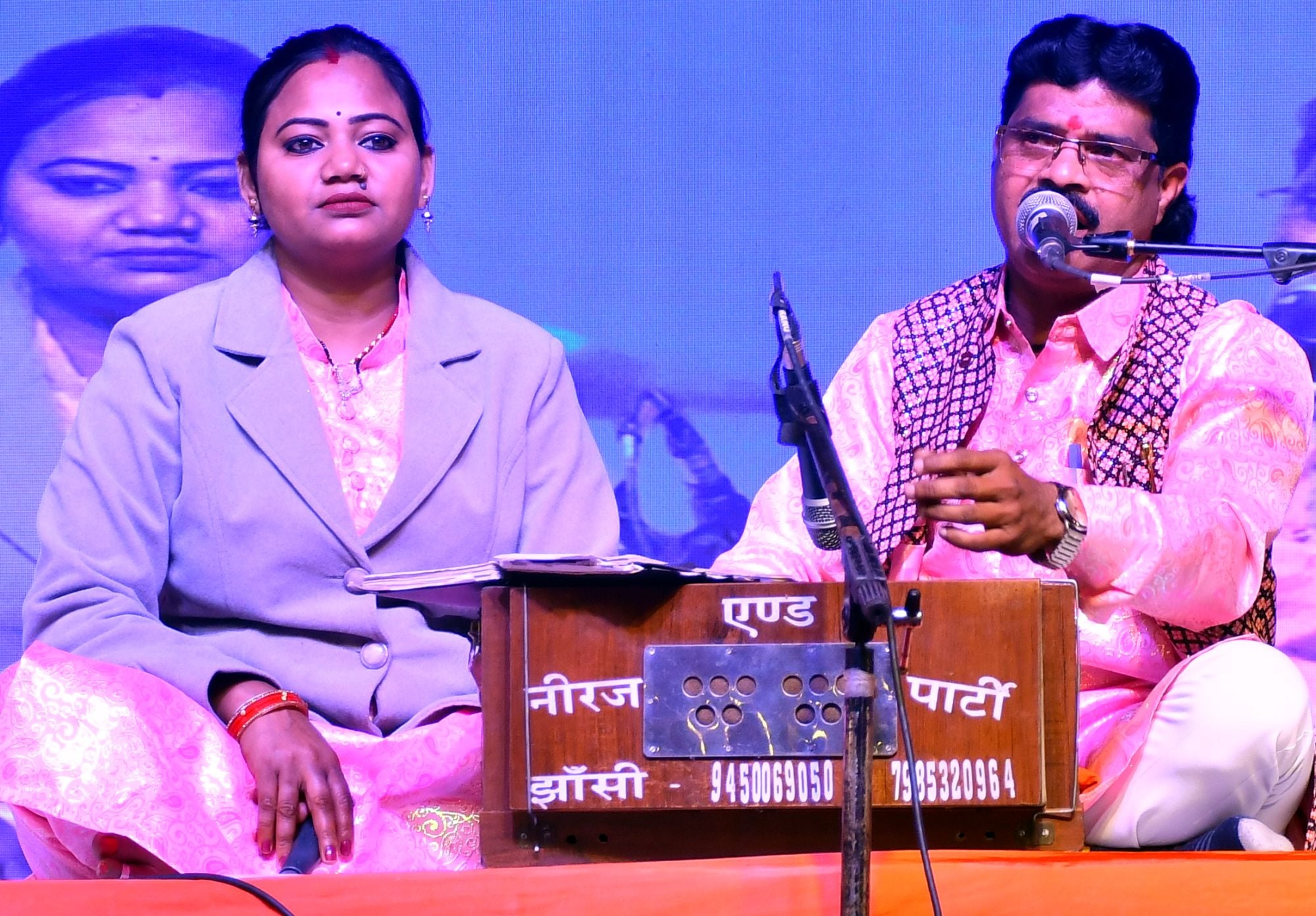 फोटो 14 एमएएचपी 10 परिचय-कार्यक्रम में राई नृत्य की प्रस्तुति देतीं राधा प्रजापति एंड पार्टी। स