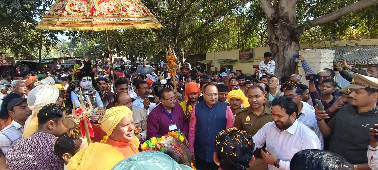 फोटो 15 एचएएमपी 13- राठ के चौपरेश्वर धाम में महाभारतकालीन शिवलिंग। संवाद फोटो 15 एचएएमपी 13- राठ के चौपरेश्वर धाम में महाभारतकालीन शिवलिंग। संवाद