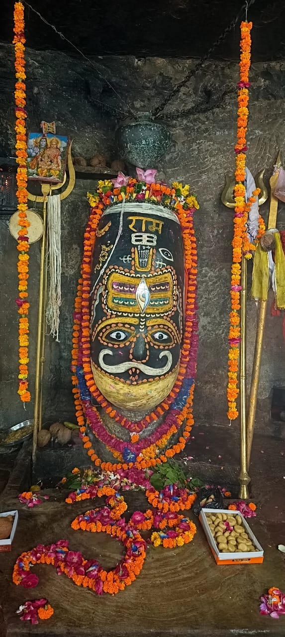 फोटो - 21 कालिंजर दुर्ग का विहंगम दृश्य। स्त्रोत : सूचना विभाग
