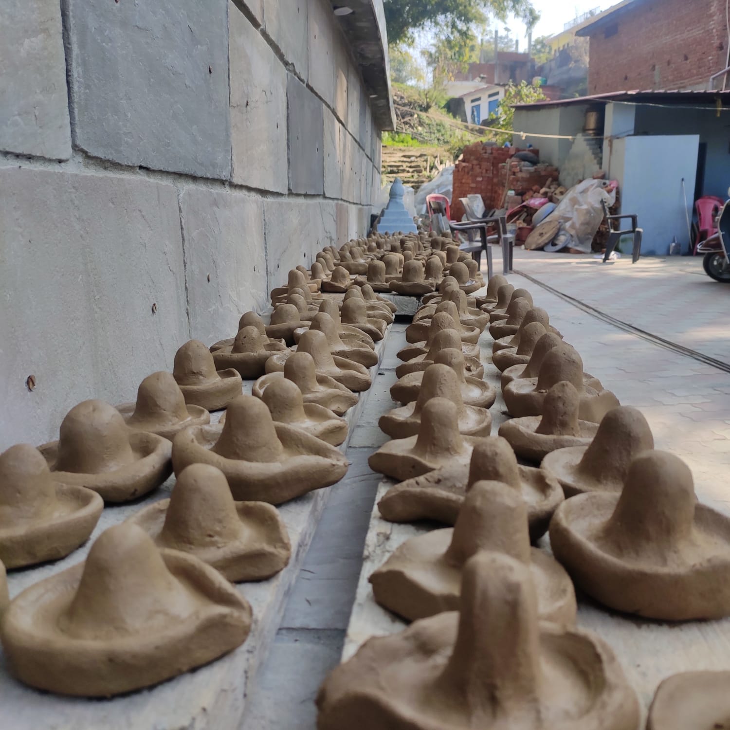 महाशिवरात्रि पर्व से पहले ही गसोता महादेव मंदिर में पहुंचे श्रद्धालु।  स्रोत : मंदिर कमेटी