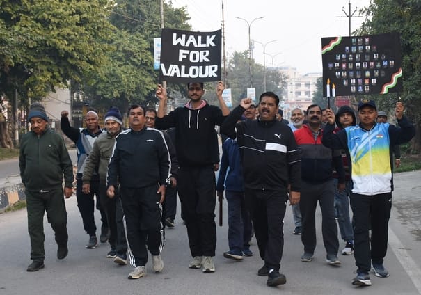 पुलवामा हमले के शहीदों को दी श्रद्धांजलि पुलवामा हमले के शहीदों को दी श्रद्धांजलि