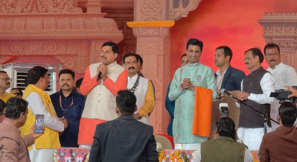 पूर्व गृह मंत्री नरोत्तम मिश्रा के द्वारा नवग्रह मंदिर की प्रमाण प्रतिष्ठा पूर्व गृह मंत्री नरोत्तम मिश्रा के द्वारा नवग्रह मंदिर की प्रमाण प्रतिष्ठा