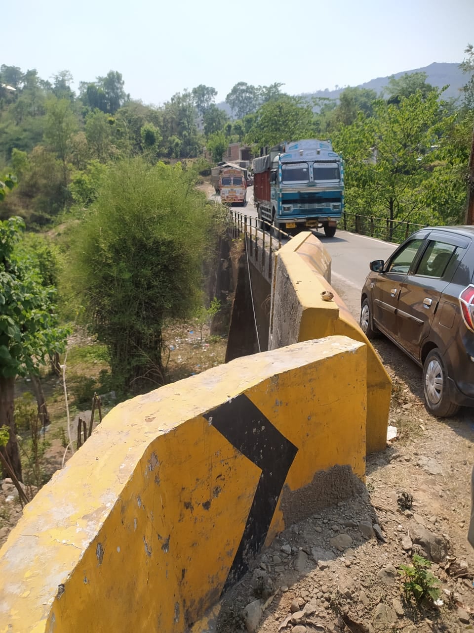 शिमला-मटौर राष्ट्रीय राजमार्ग पर जुखाला क्षेत्र के पास स्थित नलवाड पुल। संवाद शिमला-मटौर राष्ट्रीय राजमार्ग पर जुखाला क्षेत्र के पास स्थित नलवाड पुल। संवाद