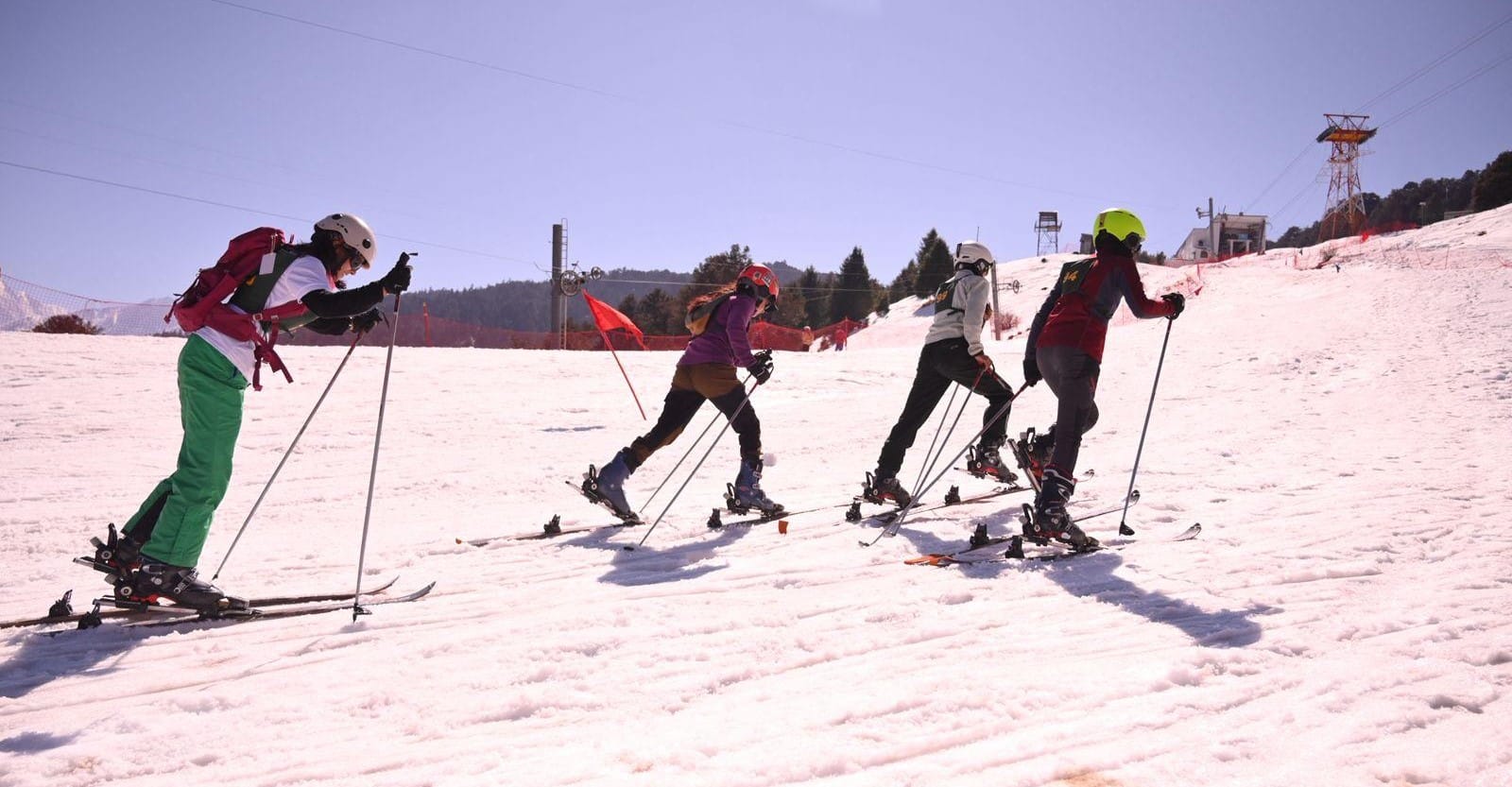 शार्दुल थपलियाल, स्कीइंग में उत्तराखंड से स्वर्ण पदक विजेता। स्रोत: आयोजक शार्दुल थपलियाल, स्कीइंग में उत्तराखंड से स्वर्ण पदक विजेता। स्रोत: आयोजक