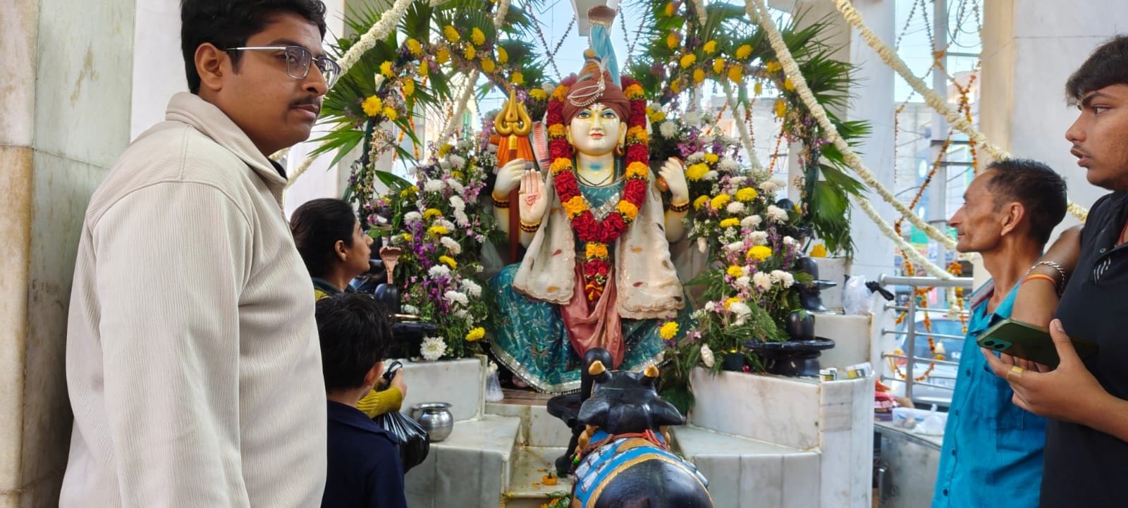 15जेएनडी21: शहर में सजे शिव मंदिर। संवाद