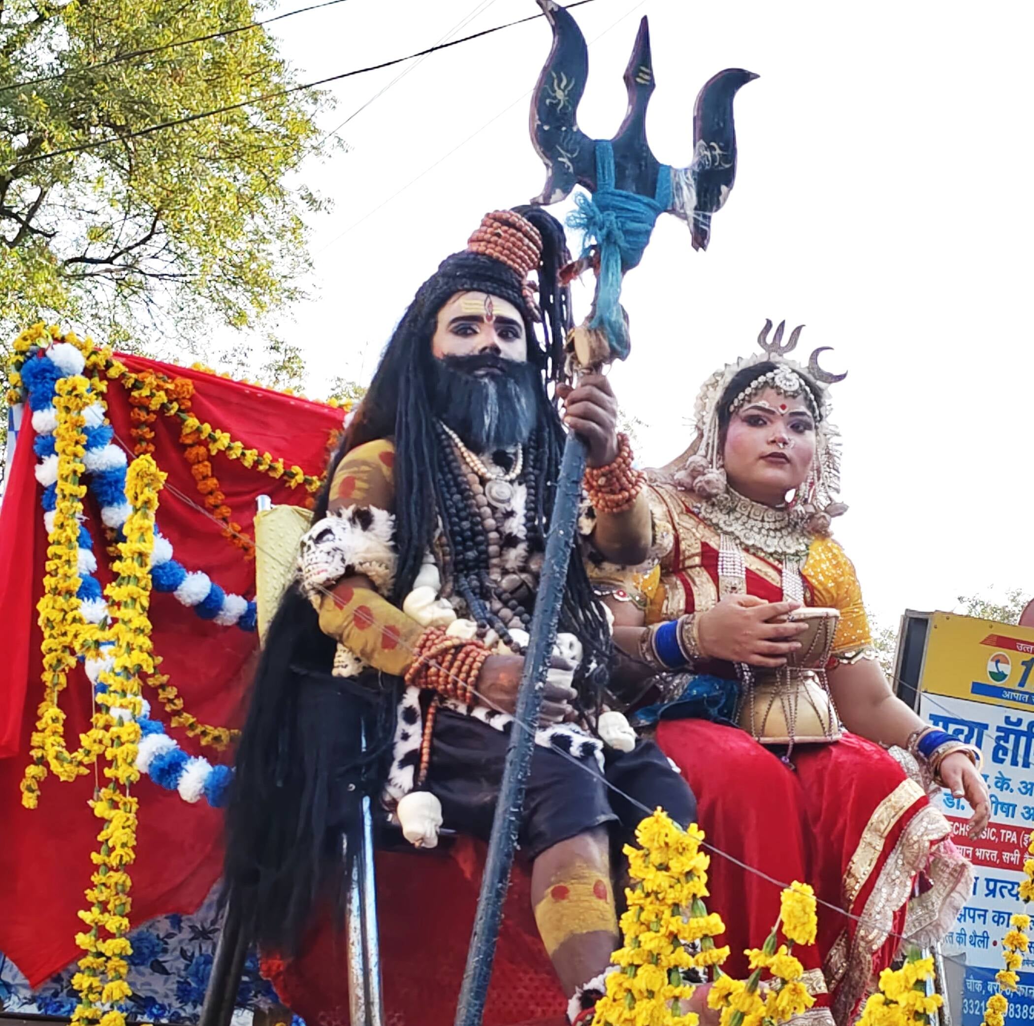 फोटो-17-जहानाबाद के राजेश्वर बाड़े बाबा में जलाभिषेक करते श्रद्धालु। संवाद फोटो-17-जहानाबाद के राजेश्वर बाड़े बाबा में जलाभिषेक करते श्रद्धालु। संवाद