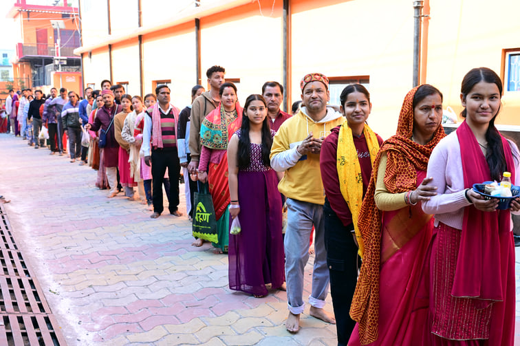 हल्द्वानी रामपुर रोड पर स्थित बेलबाबा मंदिर में शिवरात्रि के अवसर पर जलाभिषेक करने के लिए भारी हल्द्वानी रामपुर रोड पर स्थित बेलबाबा मंदिर में शिवरात्रि के अवसर पर जलाभिषेक करने के लिए भारी