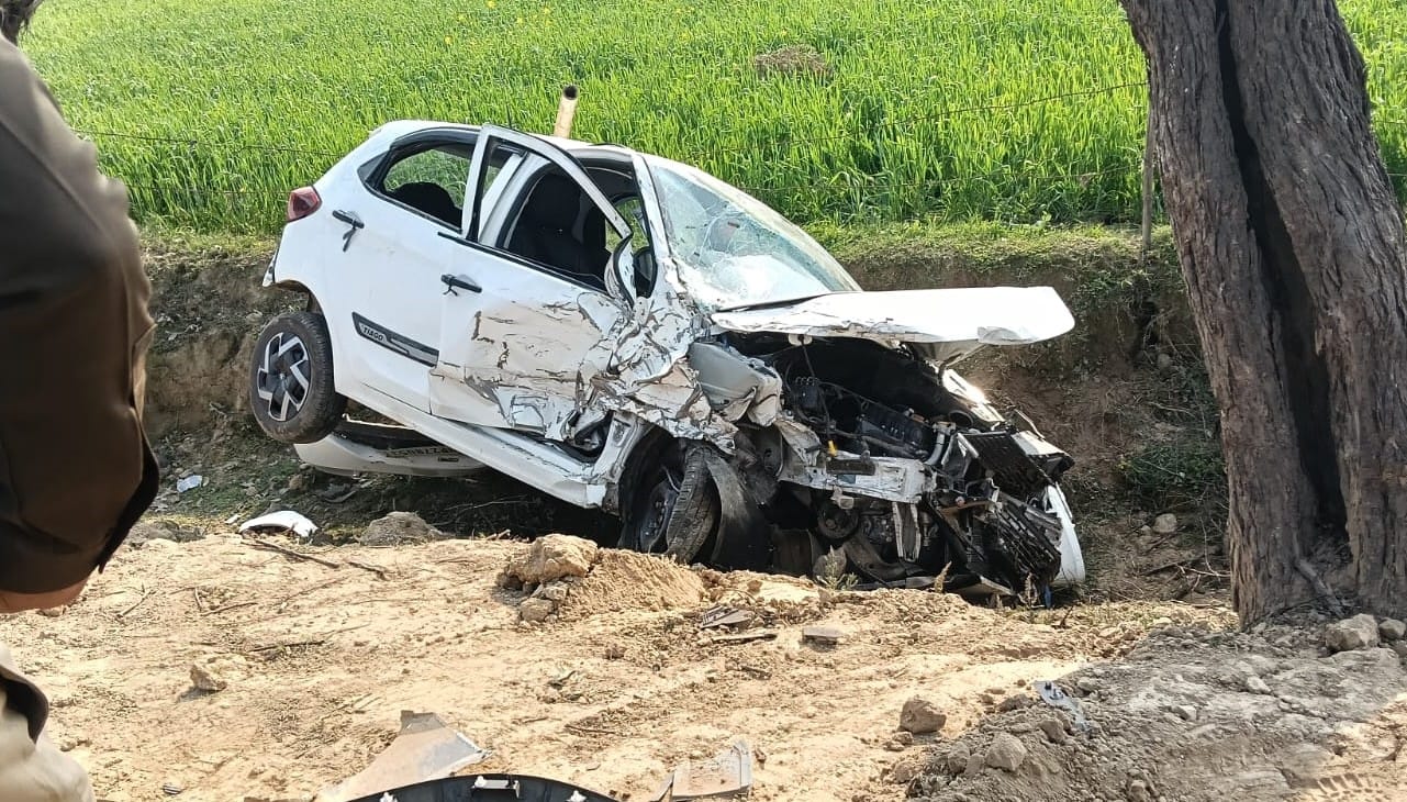 कार में सवार घायल रामरहीस। स्रोत: वीडियो ग्रेब कार में सवार घायल रामरहीस। स्रोत: वीडियो ग्रेब